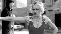 Ve filmu Vztek si jednu men roli zahrla i Madonna