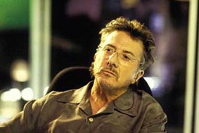 Dustin Hoffman jako gangstersk boss, jen m i smysl pro ironii