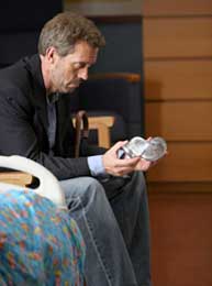 Hugh Laurie v hlavn roli serilu Dr. House