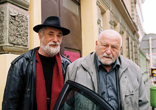 Olbram Zoubek (vpravo) ve spolenosti fotografa Jindicha treita