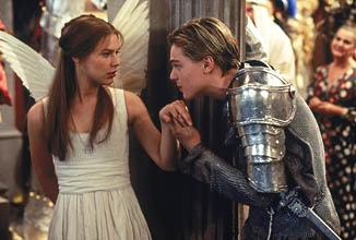 Romeo a Julie trochu jinak... Claire Danesov a Leonardo DiCaprio v Luhrmannov postmodern adaptaci