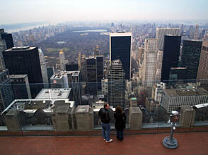 Na vyhldkov terase Rockefellerova centra, ve vce 260 metr nad rovn ulice