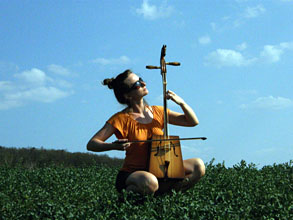Eva Gina a jej milek  kosk housle