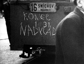Dokument Spřízněni volbou zachytil události čtrnácti dnů, které na jaře 1968 předcházely volbě československého prezidenta