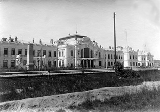 eleznin stanice Gmnd (dnen esk Velenice) na historick pohlednici