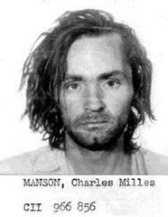 lenec, nebo vysoce inteligentn manipultor? Charles Manson je i po ticeti letech od svho hrznho inu ve stedu pozornosti mdi.