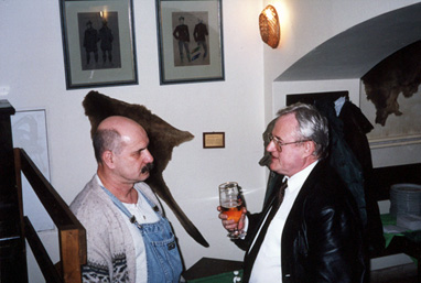 Bval fredaktor estky Ivan tern (vlevo) a bval prezident eskho Rdia Svobodn Evropa Pavel Pechek
