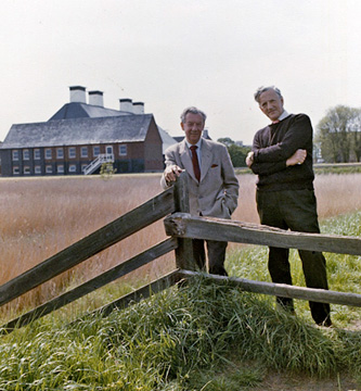 Benjamin Britten a Peter Pears ve Snape Maltings v roce 1969