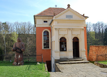 Synagoga v ښtku mla tst a dokala se dkladn rekonstrukce.